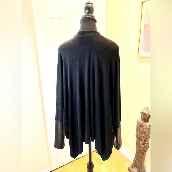 NWOT/ DKNY JEANS black cardigan w/vegan leather  forearm panels/dolman sleeves🖤 - Picture 4 of 9